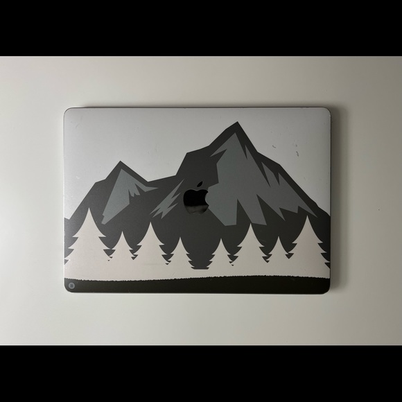 MacBook Pro i5 3.1GHz 13" (Mid 2017) 256GB - Picture 2 of 11